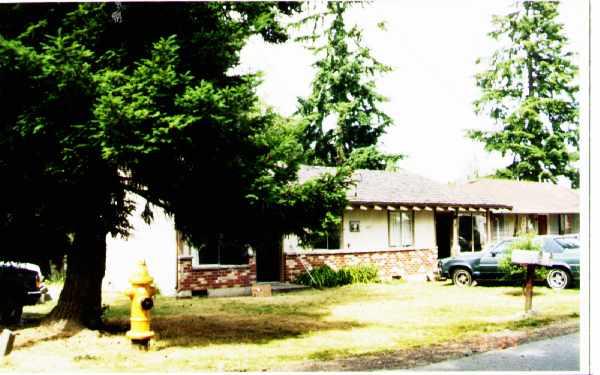 1217 108th St SW in Everett, WA - Foto de edificio
