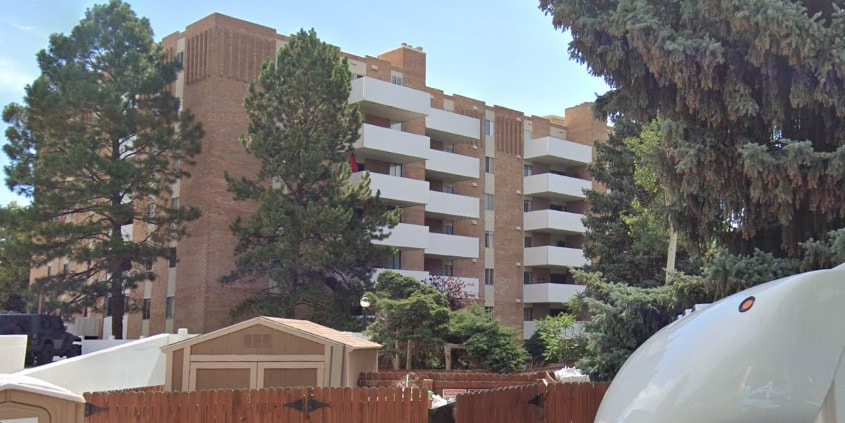 2880 S Locust St in Denver, CO - Building Photo