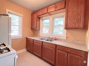 721 Dean St in Woodstock, IL - Building Photo - Building Photo