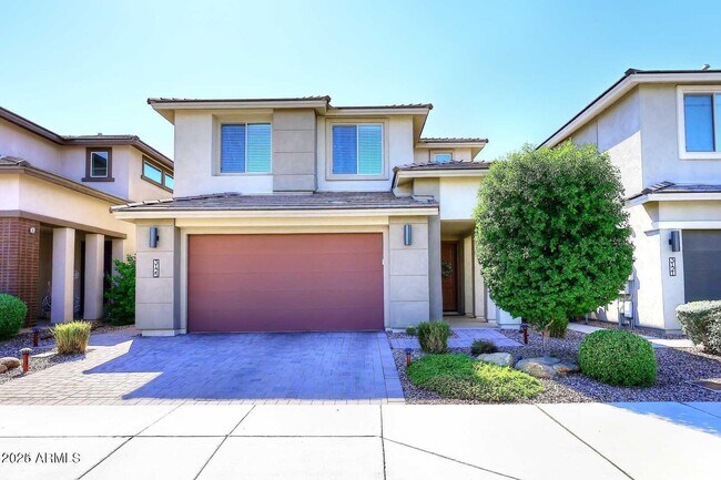 property at 3125 E Louise Dr