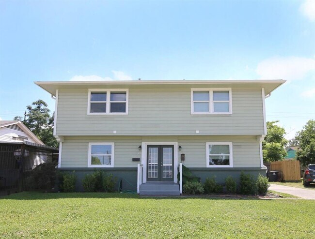 3410 Blodgett St photo'