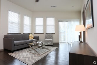 8100 Westheimer Rd in Houston, TX - Building Photo - Building Photo