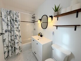 731 Pineview Ave in Sarnia, ON - Building Photo