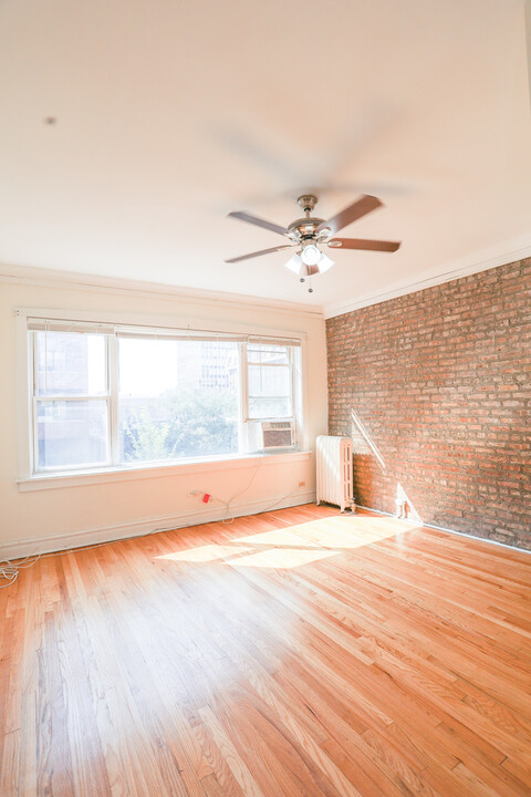 425 W Arlington Pl, Unit 1 in Chicago, IL - Building Photo