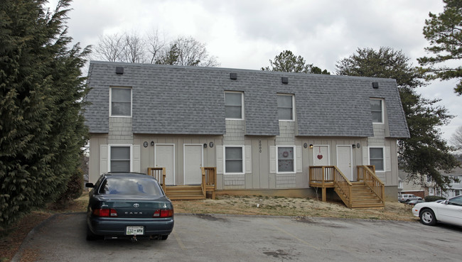 2000 Belle Terra Rd in Knoxville, TN - Building Photo - Building Photo