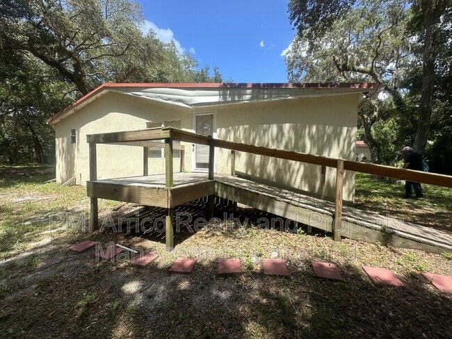 property at 721 W Socrum Loop Rd