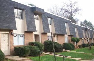 Brook Valley Apartment Homes in Charlotte, NC - Building Photo