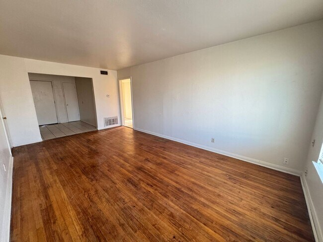 803 Sissom Rd, Unit Apt 4 in Killeen, TX - Foto de edificio - Building Photo