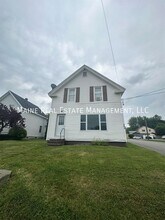 589 Main St in Old Town, ME - Foto de edificio - Building Photo