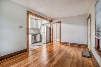 548 Dayton Ave in Kalamazoo, MI - Building Photo - Building Photo