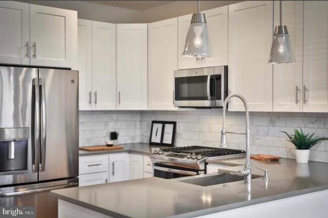 2452 Federal St in Philadelphia, PA - Building Photo - Building Photo
