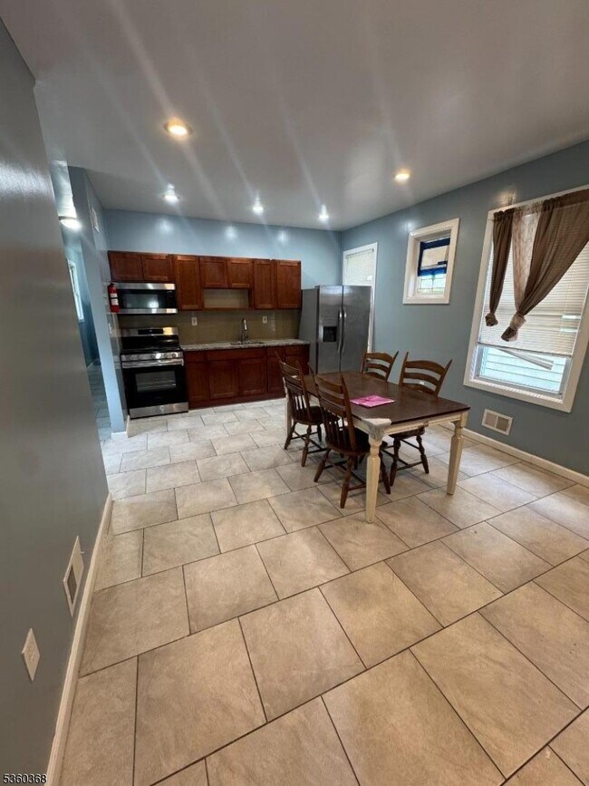 397 Chadwick Ave in Newark, NJ - Building Photo - Building Photo
