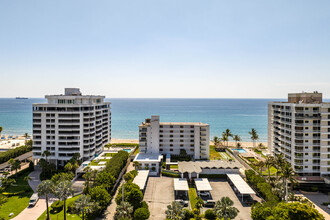 Wiltshire House in Highland Beach, FL - Foto de edificio - Building Photo