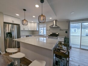 3443 33rd Ave W, Unit 3445 upper duplex in Seattle, WA - Building Photo - Building Photo