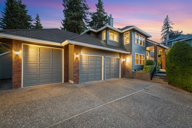 1324 Stonehaven Dr in West Linn, OR - Building Photo - Building Photo