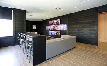 65 Bay Street Apartments in Jersey City, NJ - Building Photo - Interior Photo