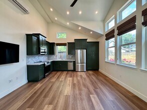 305 1/2 Coloma St in Folsom, CA - Building Photo - Building Photo