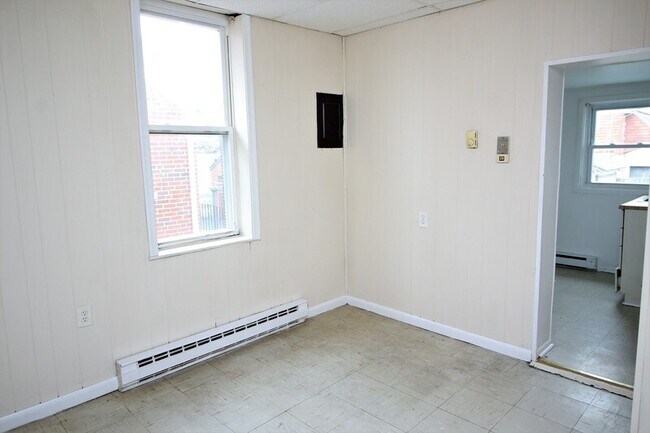 1957 Snyder Ave in Dundalk, MD - Building Photo - Building Photo