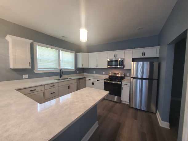 110 W 51st St in Savannah, GA - Building Photo - Building Photo