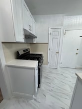 334 Midland Ave, Unit 2 in Saddle Brook, NJ - Foto de edificio - Building Photo