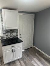 128 Lakeview Dr in Mastic Beach, NY - Building Photo - Building Photo