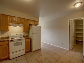 8952 W Royal Palm Rd in Peoria, AZ - Building Photo - Building Photo