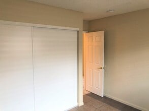2419 Daley St, Unit C in North Las Vegas, NV - Building Photo - Building Photo