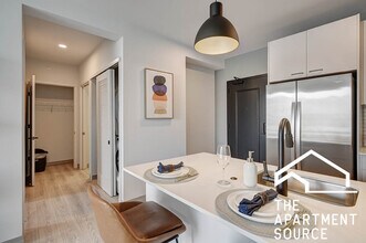 2155 N Elston Ave, Unit 1 BEDROOMS in Chicago, IL - Building Photo - Building Photo