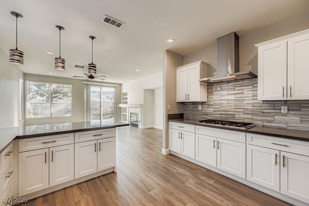 1857 Desert Forest Way in Henderson, NV - Foto de edificio