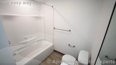 303 Boston Ave, Unit 03 in Medford, MA - Building Photo - Building Photo