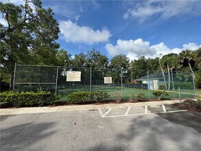 1490 Churchill Cir in Naples, FL - Foto de edificio - Building Photo