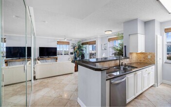 616 Clearwater Park Rd, Unit 616 Clearwater Park Road 1202 in West Palm Beach, FL - Foto de edificio - Building Photo