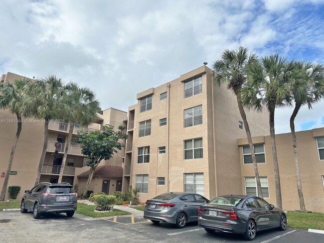 property at 9430 Live Oak Pl