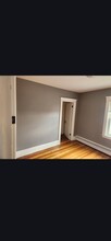 151 S Spruce St, Unit 2nd floor 2 bedroom 1 bat in East Providence, RI - Foto de edificio - Building Photo