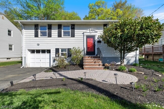 property at 22 Beachwood Rd