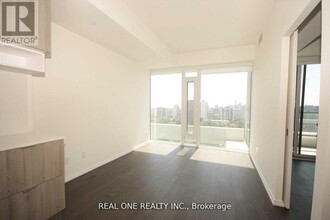 5-2505 Soudan Ave in Toronto, ON - Building Photo - Building Photo