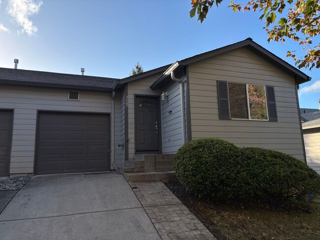3603-3607-3607 NE 158th Ave in Portland, OR - Building Photo - Building Photo