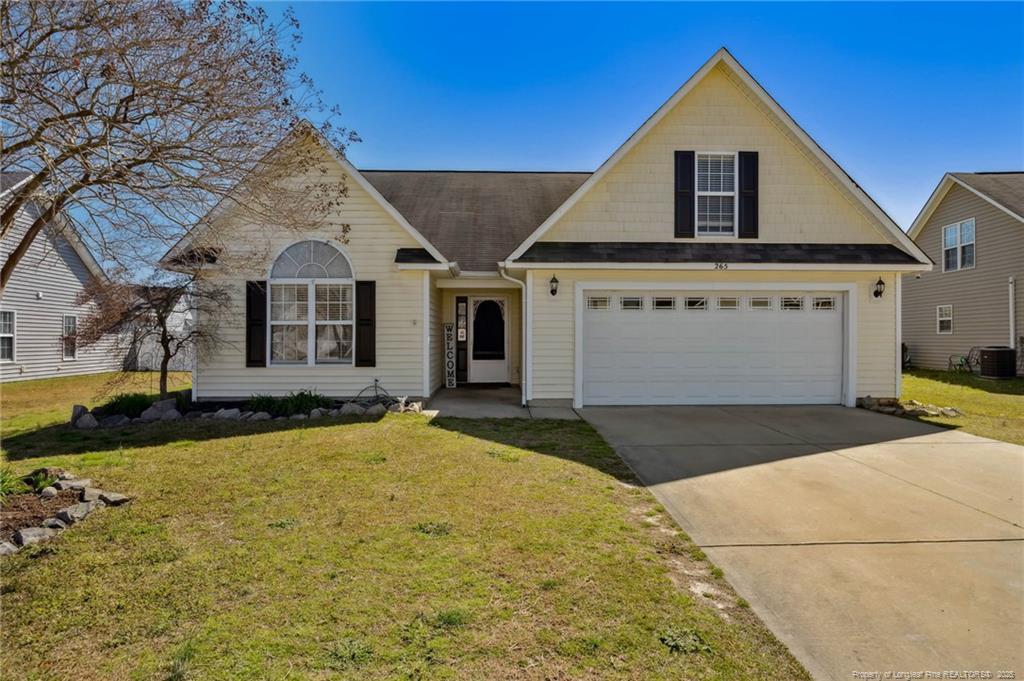 265 Huntington Dr in Raeford, NC - Building Photo