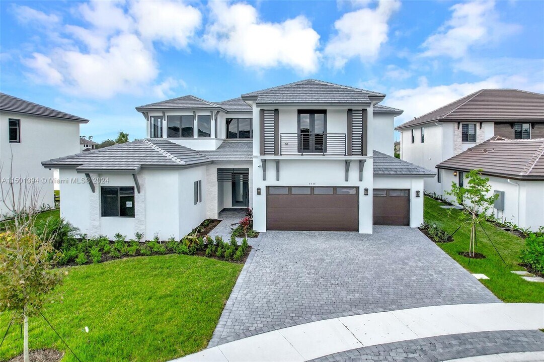 5735 SW 104th Terrace in Cooper City, FL - Foto de edificio