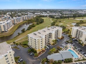 1200 Country Club Dr, Unit 3303 in Largo, FL - Building Photo - Building Photo