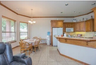 121 SW 69th Ct in Oklahoma City, OK - Building Photo - Building Photo