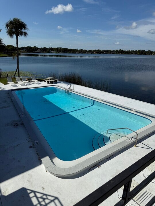 4328 Edgewater Dr, Unit E204 in Orlando, FL - Building Photo