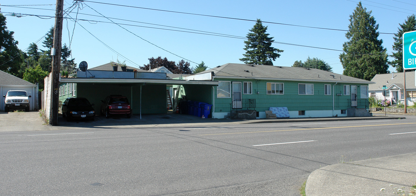 1430-1440 NE 73rd Ave in Portland, OR - Building Photo