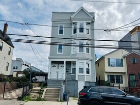 724 S 18th St, Unit 3 in Newark, NJ - Building Photo