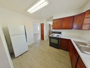 222 E 14th St N in Wichita, KS - Building Photo - Building Photo