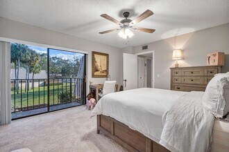 5823 58th Way in West Palm Beach, FL - Foto de edificio - Building Photo