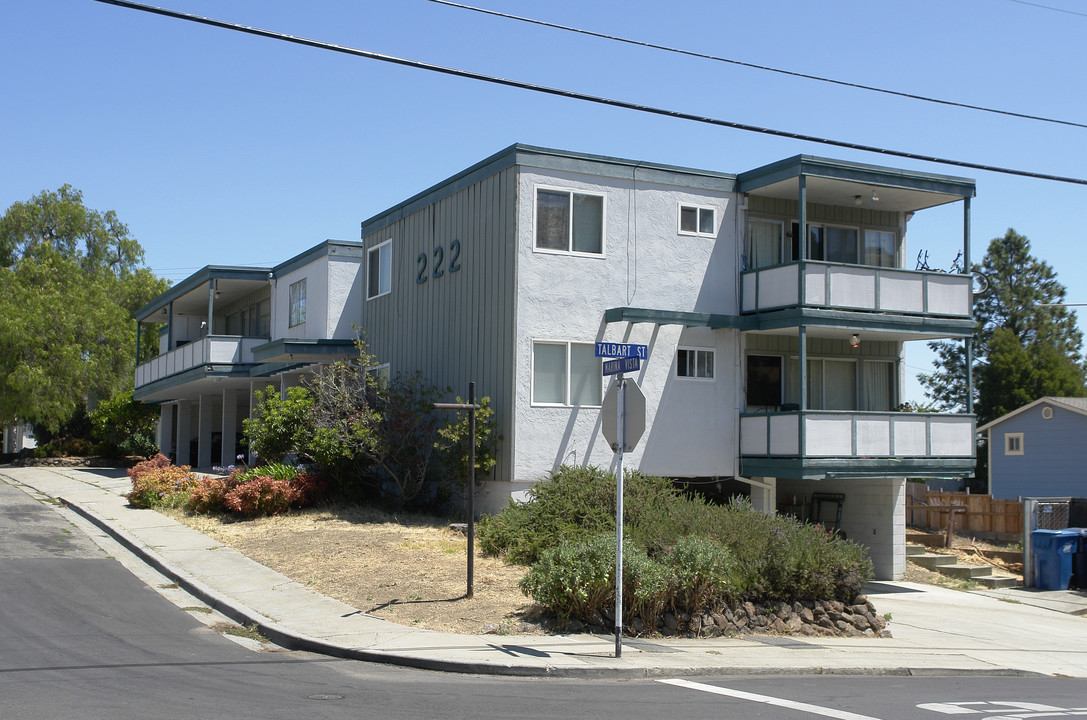 222 Marina Vista Ave in Martinez, CA - Foto de edificio