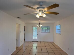 1007 Water St in Bastrop, TX - Building Photo - Building Photo