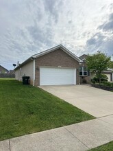 126 High Point Dr in Georgetown, KY - Building Photo - Building Photo
