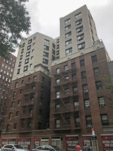 Haroldon Court in New York, NY - Building Photo - Building Photo